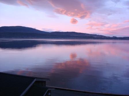 Sunset Marine Resort is a beautiful, romantic, quaint waterfront resort on Sequim Bay.  A 30 minute  ferry ride from Seattle.   Olympic Peninsula