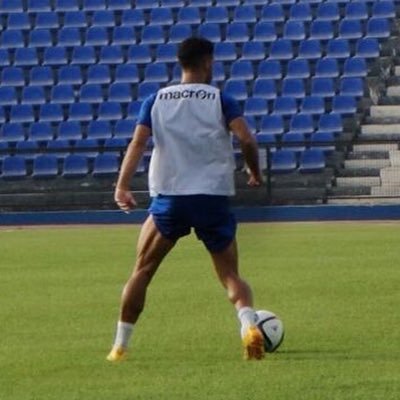 Actualmente jugador del C.D Móstoles   Nacido en Madrid. Ex de F.C Jumilla  C.D Ebro U.D Melilla Lleida Real Union Leganes Rayo Vallecano y Celta de Vigo B