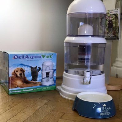 Ori Aqua Vet ist ein Wasserfilter für Katze und Hunde. Ori Aqua Vet is a waterfilter for dogs and cats.