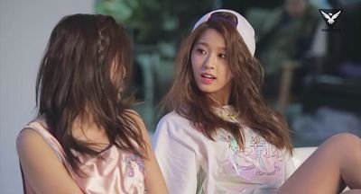 UgSeol's profile picture. si tu li ; tu me stalk