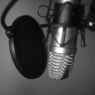 lookinatlyrics's profile picture. Here to expose and experience lyrics! // DM me your songs and beats!🎙🙌 Follow to keep up to date on the lyrics!