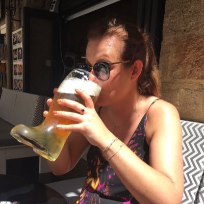 rach_leech's profile picture. Has-been World Traveller, Human Resourcer, Netball Player, Mulberry Handbagger, Wispa Chomper, OTH Watcher, Vodka Drinker, Little Sister - Alis Volat Propriis