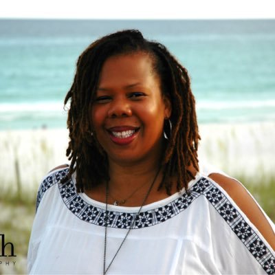 sharonflorita's profile picture. 
