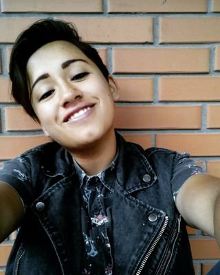 fannyesfanny's profile picture. Sé que tenerme no fácil, pero dejarme ir está más cabrón.


     ·México. 
     ·18.
