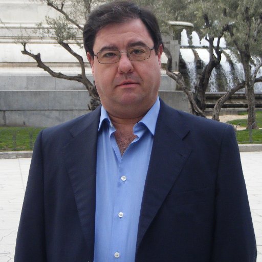Informático, asesoramos en Nuevas Tecnologías y Gerente de AIGR. Asesoría Informática, dedicados al desarrollo de software de gestión y ERP con VELNEO