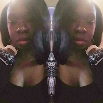 hisqueen_152's profile picture. chilling like a queen should 👠💍👗🖕🏾