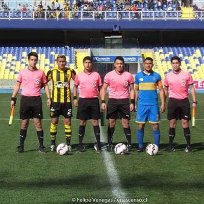 Padre de dos hermosos hijos ♥. Mayor de 3 hermanos, Arbitro de Fútbol y Estudiante de Ingenieria Comercial en la Universidad Católica de Temuco :)