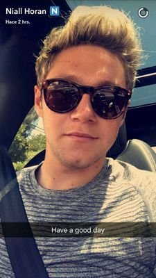 Do not follow this account follow @L4RRYSL1F3 thank you love. No sigas a esta cuenta sigue a @L4RRYSL1F3