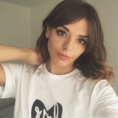 __misspebbles's profile picture. SOMEWHERE IN NEVERLAND.