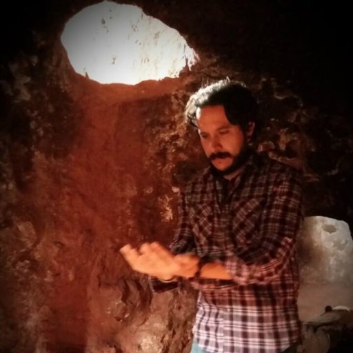 raulvelezdm's profile picture. Activista, conferencista, escritor, reportero, capacitador en sustentabilidad y músico de fogatas.