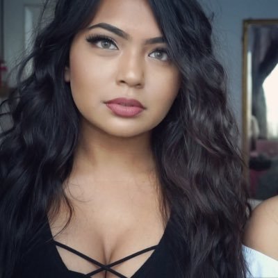 I make beauty videos on YouTube If you would like to contact me - Email: pippalovex@gmail.com