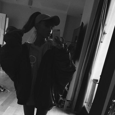 AriPandacorn's profile picture. dangerous woman