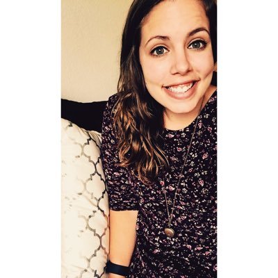 Elizabeth_C24's profile picture. Actively trying to be the ~cool~ elementary school teacher