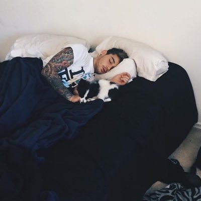 Jai_Rpguoat's profile picture. I'm living quietly bleeding.. compte perso : @madwxnderland_