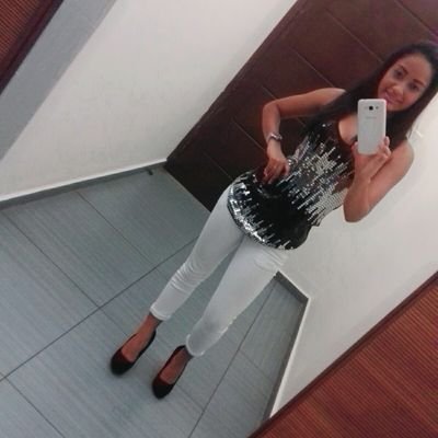 ☆La unica vez que me veras en el suelo de rodillas. Sera Orando. Pero nunca derrotada☆
♡Dios Primero♡