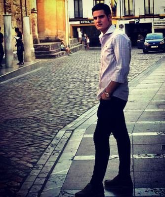 d7s7v7's profile picture. El arte es mi forma de sentir. Cada día intento aportar algo nuevo. El arte no tiene miedo.