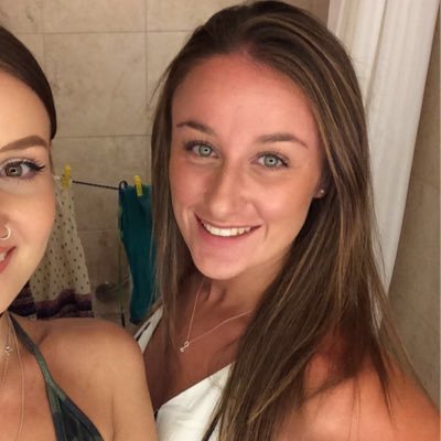 holly_BATMAN's profile picture. https://t.co/XcWEwo3vjo