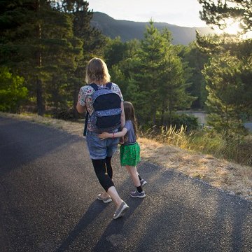 ruthwoodwriting's profile picture. Optimistic