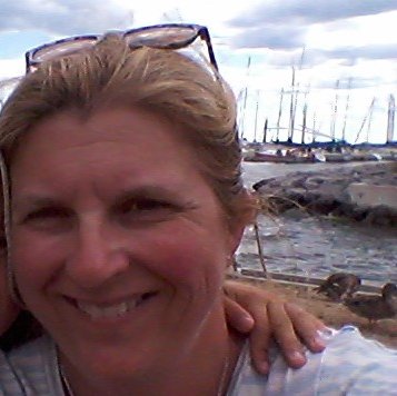 Biochemist, Neurobiologist, generally curious about many things. Mom, sailor, skier.