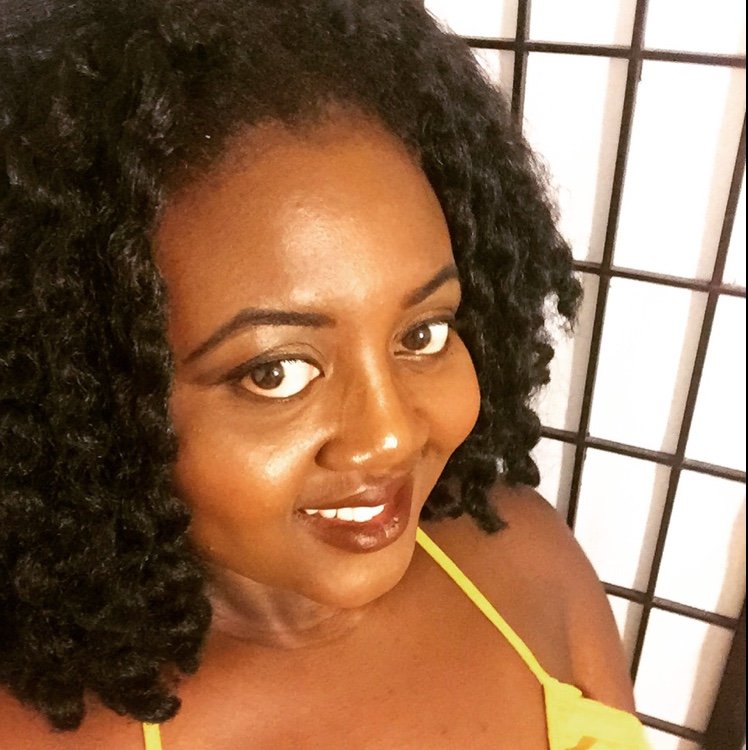 SimplyKemiT's profile picture. 