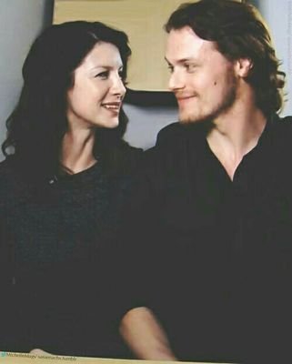 Pertenezco a la familia Stark a demás de cazar demonios en mis ratos libres. Envidiame porque soy Divergente
🌸Wattpad: MirbiheBlue🌸 Lo que estoy escribiendo⬇