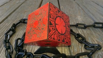 Independent artist that specializes in making handmade lament configuration boxes
