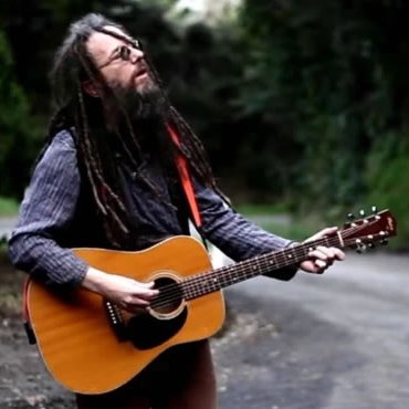 JeffSimmondsNZ's profile picture. New Zealand singer song writer, musician and filmmaker. With dreadlocks.