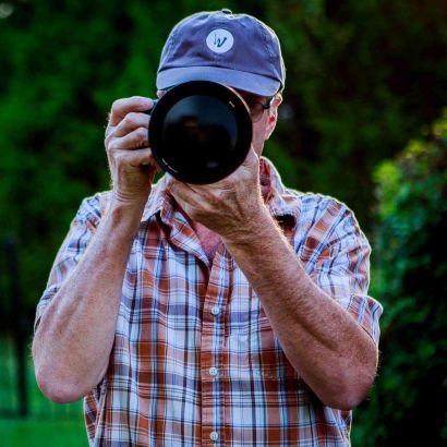 Auto technology, Photographer, Sunseeker, Coffee afficionado, and did I mention (self diagnosed) ADHD? ;)