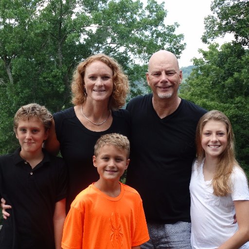 ElliOverton's profile picture. Aussie in Austin. Marketer, swimmer, author, lover of good food, sleeping in, and life in general.