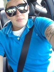 HallieMichelle2's profile picture. 23/lesbian/#teamcancer