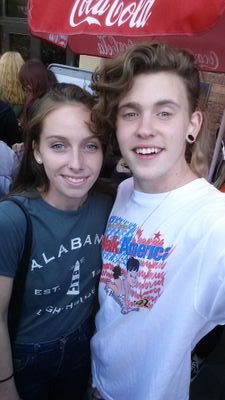 mollie_citrine's profile picture. smile :)