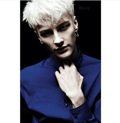 Ex-slytherin. 18. Quentin Viserys Lafôret.
You don't want to wake the dragon, do you?
#Pottertty.