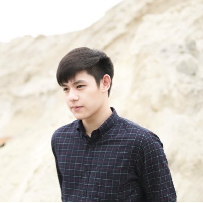 นาย ปลาบปลื้ม ในความหล่อของตัวเอง Real:กระดาษออนไลน์ ✒️ @PlPurim Open 17/04/2556 IG:Pluem_Purim