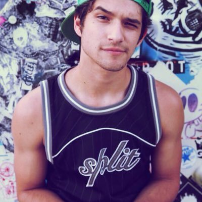 ScottyTWRPG's profile picture. Stiles mon bg de m.a| on scott-is tous pour acheter des bi-scott|Alayna, Maggie, Theo, Alexia mes fans.|