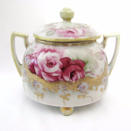 Offering vintage jewelry, glassware, china, collectibles and other items for the home. Find your treasure at: http://t.co/JLPQ0W8pXE