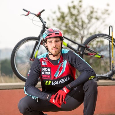 Pro trial rider. World champion 2015 elite 26 (BIU); Spanish Champion elite 26. Pharmaciest #ObjetivoDAKAR2018
