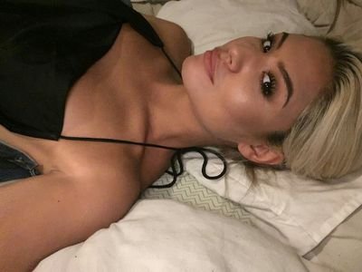 golddiggcr's profile picture. anime is the shit