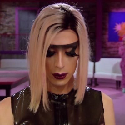 OnlyBreeh's profile picture. Não faço a mínima ideia do que estou fazendo com minha vida. ☪