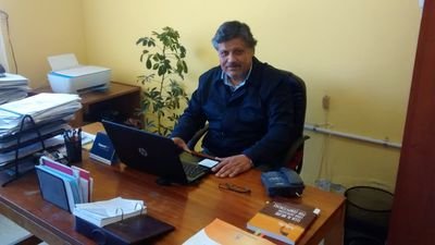 Director con vocación al servicio Público