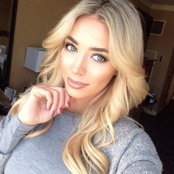 lilyrollins's profile picture. 