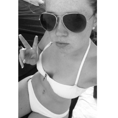 Jade_Elliott2's profile picture. snapchat: jade.ell