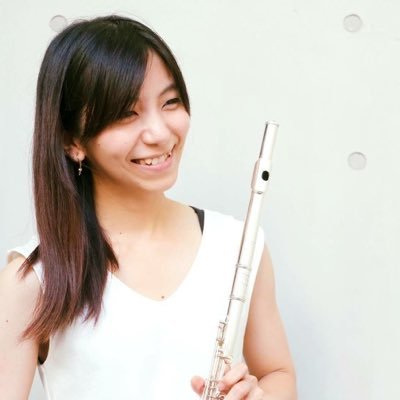 富山県出身 Flute&Vocal 都内を中心にライブ活動中。とやまふるさと大使/朗読と音楽のユニット・pastel trifle/ヒルフラット吹奏楽団/ライブレストラン中目黒 楽屋/神保町 楽屋/実はDB芸人さん大好き