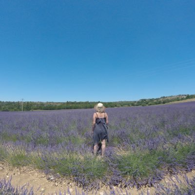 MsHeuel_Art's profile picture. 🎨🐶👫🍕👽🌲🍂🌙🎧🏋🏼✈️📖