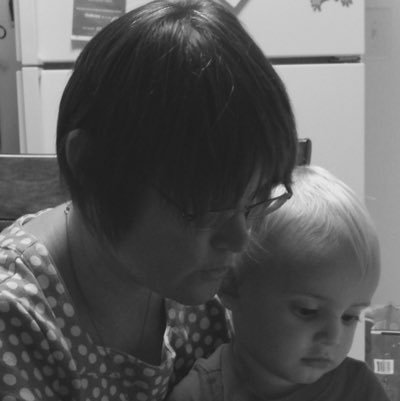 signgirlbarton's profile picture. 