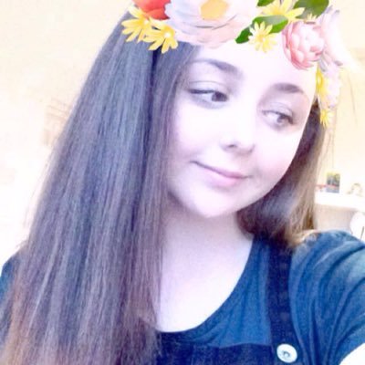 paigeclarke2500's profile picture. INSTAGARM: paige_pilots SNAPCHAT: thewalkingpaige