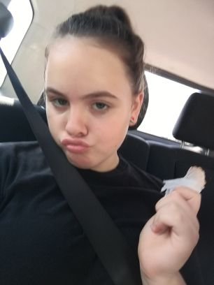 zoefudginunicor's profile picture. SO FRICKEN BORRREEEDDDD...