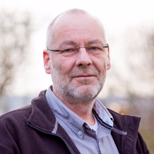 apdewith's profile picture. 