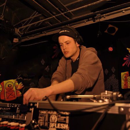 Drum & bass promoter, neurofunk DJ, web developer, insomniac, cat collector, & occasional twat. Repping https://t.co/uoBto24zX9, https://t.co/fRiMABsvy4 & more.