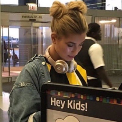 ThePerfectBiebe's profile picture. 