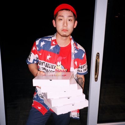 hunderkammer's profile picture. 뮤직비디오 만들어요 알로하맨이라고 불러주세요.